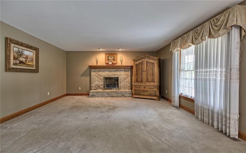 1061 Frye Road, Jeannette, 15644, 4 Bedrooms Bedrooms, 10 Rooms Rooms,3.1 BathroomsBathrooms,Residential,For Sale,Frye Road,1688591