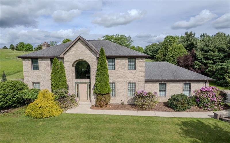 1061 Frye Road, Jeannette, 15644, 4 Bedrooms Bedrooms, 10 Rooms Rooms,3.1 BathroomsBathrooms,Residential,For Sale,Frye Road,1688591
