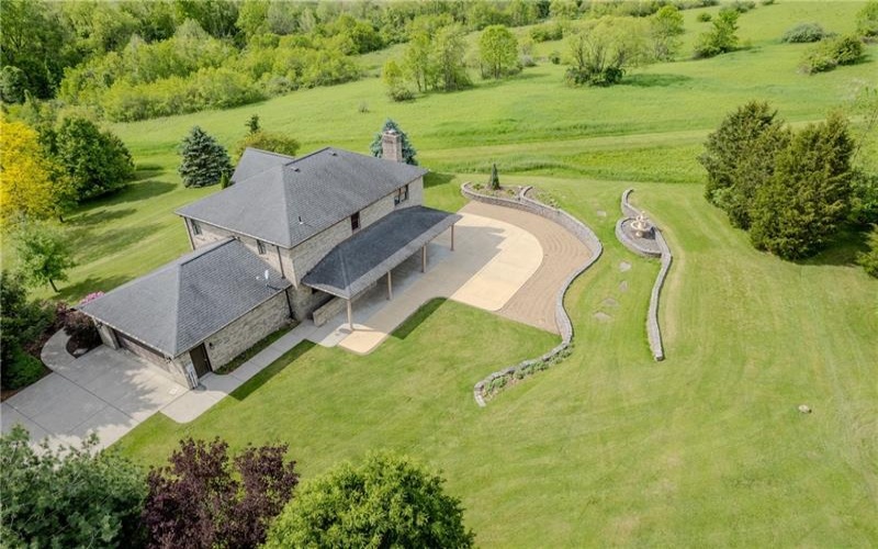 1061 Frye Road, Jeannette, 15644, 4 Bedrooms Bedrooms, 10 Rooms Rooms,3.1 BathroomsBathrooms,Residential,For Sale,Frye Road,1688591