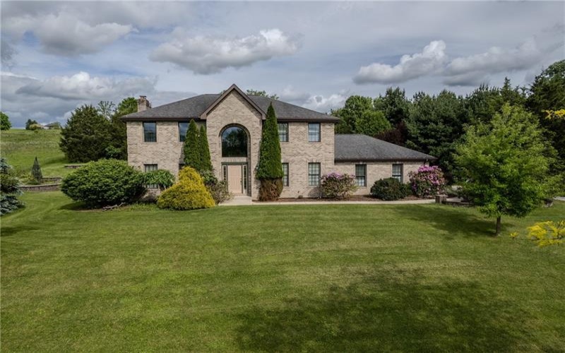 1061 Frye Road, Jeannette, 15644, 4 Bedrooms Bedrooms, 10 Rooms Rooms,3.1 BathroomsBathrooms,Residential,For Sale,Frye Road,1688591