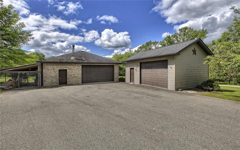 1061 Frye Road, Jeannette, 15644, 4 Bedrooms Bedrooms, 10 Rooms Rooms,3.1 BathroomsBathrooms,Residential,For Sale,Frye Road,1688591