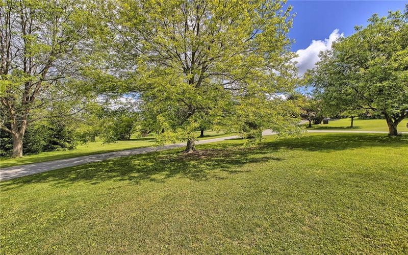 1061 Frye Road, Jeannette, 15644, 4 Bedrooms Bedrooms, 10 Rooms Rooms,3.1 BathroomsBathrooms,Residential,For Sale,Frye Road,1688591