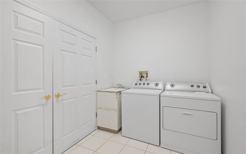 21 Timbercrest Cir, Cecil, 15321, 3 Bedrooms Bedrooms, 11 Rooms Rooms,3.2 BathroomsBathrooms,Residential,For Sale,Timbercrest Cir,1688606