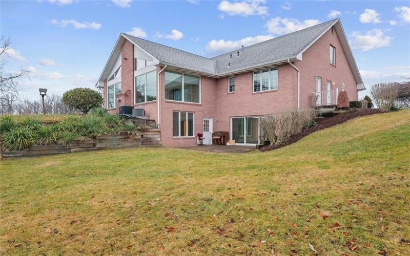 21 Timbercrest Cir, Cecil, 15321, 3 Bedrooms Bedrooms, 11 Rooms Rooms,3.2 BathroomsBathrooms,Residential,For Sale,Timbercrest Cir,1688606