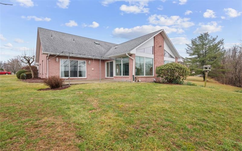 21 Timbercrest Cir, Cecil, 15321, 3 Bedrooms Bedrooms, 11 Rooms Rooms,3.2 BathroomsBathrooms,Residential,For Sale,Timbercrest Cir,1688606