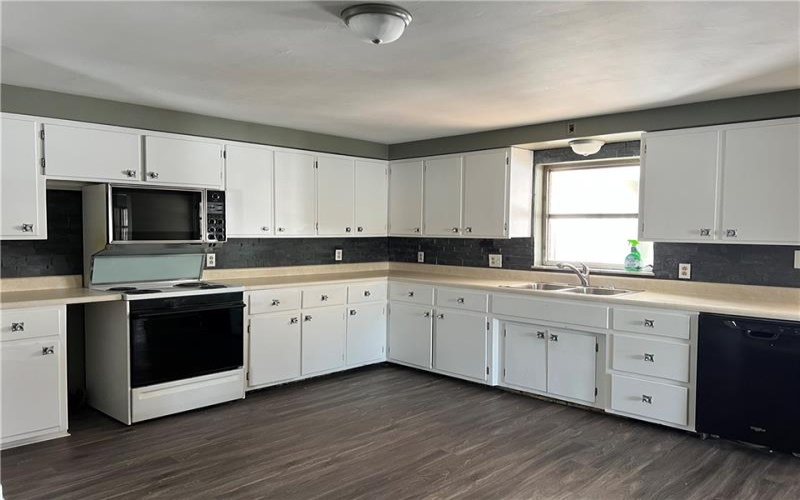 4751 Kendor Drive, New Kensington, 15068, 4 Bedrooms Bedrooms, 10 Rooms Rooms,2.1 BathroomsBathrooms,Residential,For Sale,Kendor Drive,1688651