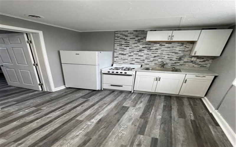 1079 3rd Ave, New Kensington, 15068, 2 Bedrooms Bedrooms, ,1 BathroomBathrooms,Lease,For Sale,3rd Ave,1688807