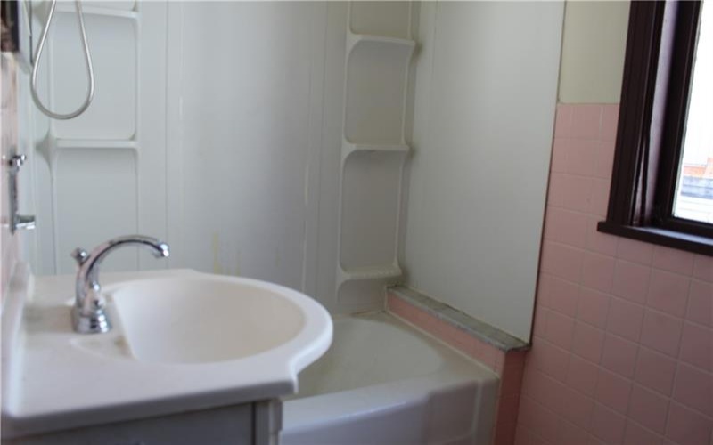 569 Linden Way, Donora, 15033, 2 Bedrooms Bedrooms, 5 Rooms Rooms,1 BathroomBathrooms,Residential,For Sale,Linden Way,1688890