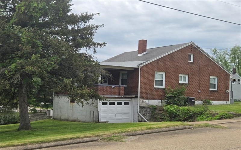 1204 Reeves Avenue, Monessen, 15062, 2 Bedrooms Bedrooms, 6 Rooms Rooms,1 BathroomBathrooms,Residential,For Sale,Reeves Avenue,1688898