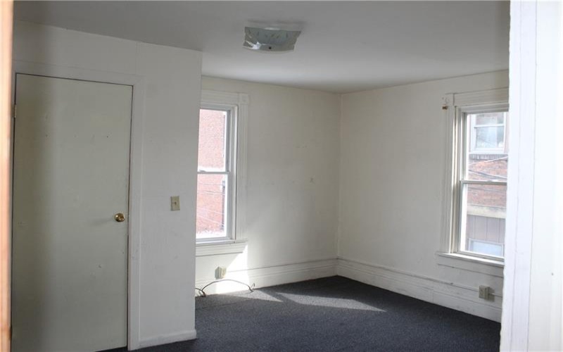 577 Linden Way, Donora, 15033, 2 Bedrooms Bedrooms, 5 Rooms Rooms,1 BathroomBathrooms,Residential,For Sale,Linden Way,1688945