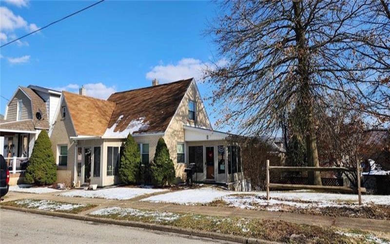 156 Oakland Ave, Uniontown, 15401, 4 Bedrooms Bedrooms, ,2.1 BathroomsBathrooms,Residential,For Sale,Oakland Ave,1688855