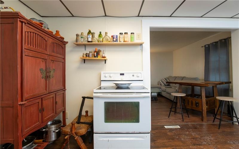 1113 B St, Latrobe, 15650, 2 Bedrooms Bedrooms, 8 Rooms Rooms,2 BathroomsBathrooms,Residential,For Sale,B St,1688809