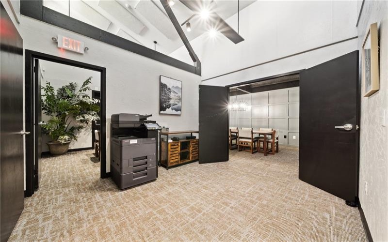 811 Center Avenue, New Stanton, 15672, ,Lease,For Sale,Center Avenue,1689083