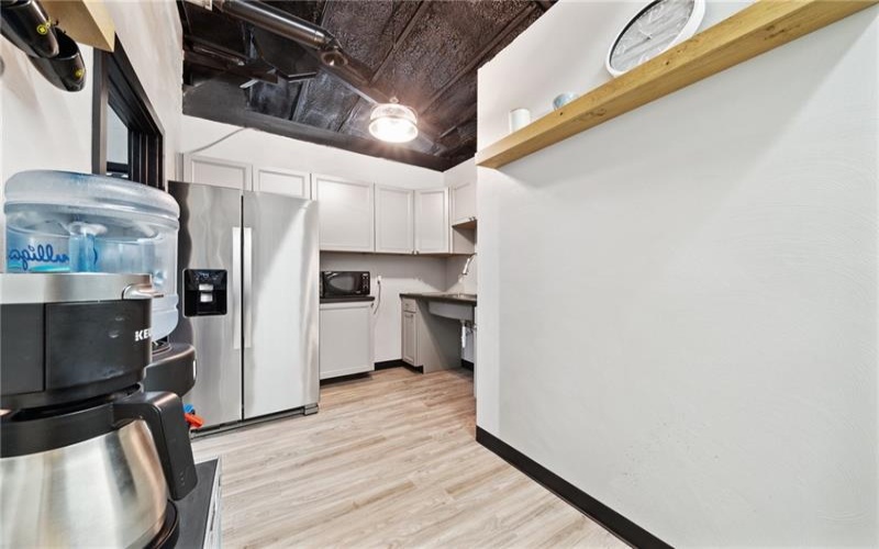811 Center Avenue, New Stanton, 15672, ,Lease,For Sale,Center Avenue,1689083