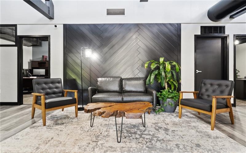 811 Center Avenue, New Stanton, 15672, ,Lease,For Sale,Center Avenue,1689083
