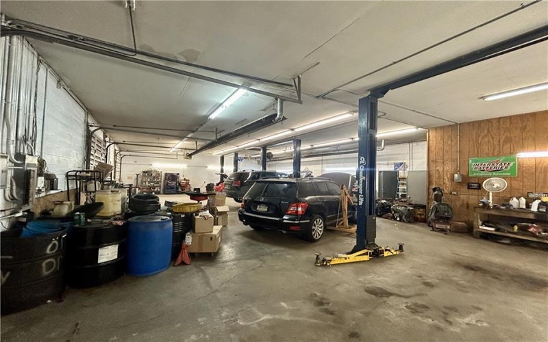 340 Industrial Blvd, New Kensington, 15068, ,Commercial-industrial-business,For Sale,Industrial Blvd,1689090