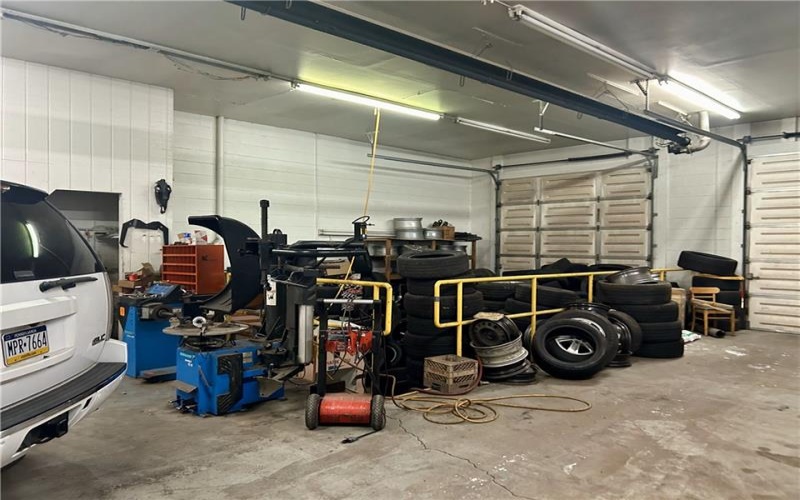 340 Industrial Blvd, New Kensington, 15068, ,Commercial-industrial-business,For Sale,Industrial Blvd,1689090