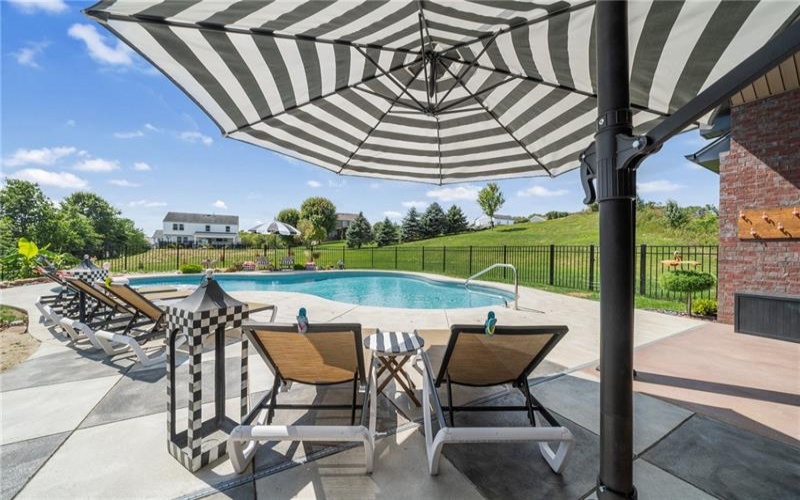 7858 Oscar Ct, Irwin, 15642, 4 Bedrooms Bedrooms, 10 Rooms Rooms,3.1 BathroomsBathrooms,Residential,For Sale,Oscar Ct,1689007
