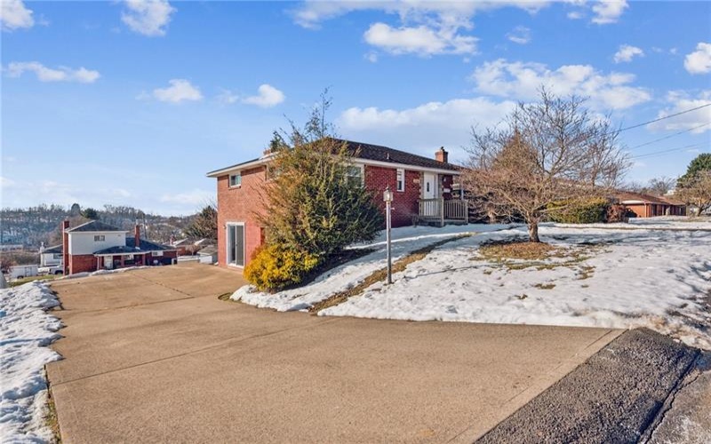 10660 Bellview Dr, Irwin, 15642, 3 Bedrooms Bedrooms, ,2 BathroomsBathrooms,Residential,For Sale,Bellview Dr,1689032