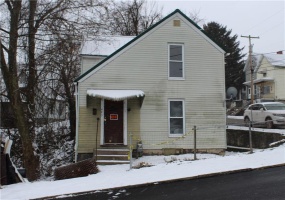 493 Sixth St, Donora, 15033, 5 Bedrooms Bedrooms, 9 Rooms Rooms,1 BathroomBathrooms,Residential,For Sale,Sixth St,1688963