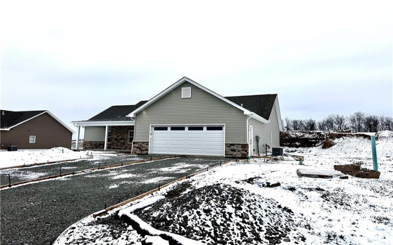 211 Ruby Dr, Uniontown, 15401, 3 Bedrooms Bedrooms, ,2 BathroomsBathrooms,Residential,For Sale,Ruby Dr,1689198