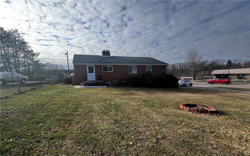 503 Melvin Dr, Greensburg, 15601, 3 Bedrooms Bedrooms, 7 Rooms Rooms,1 BathroomBathrooms,Residential,For Sale,Melvin Dr,1683750