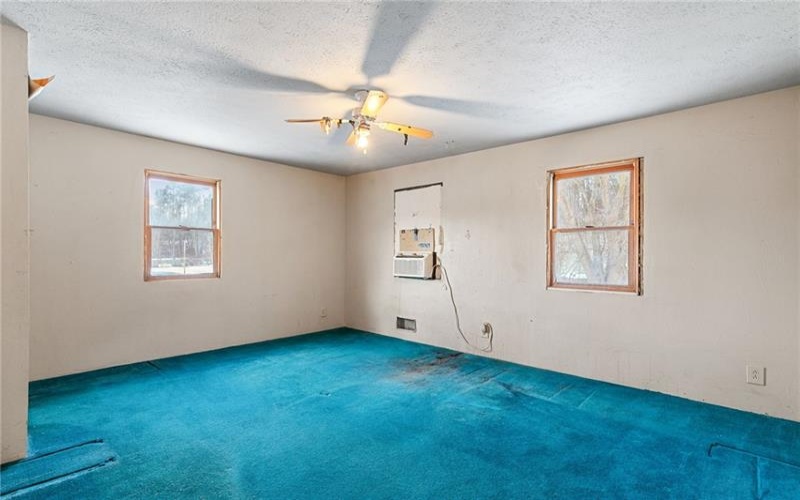 14 Hubbard Rd, Burgettstown, 15021, 2 Bedrooms Bedrooms, ,1.1 BathroomsBathrooms,Residential,For Sale,Hubbard Rd,1689369