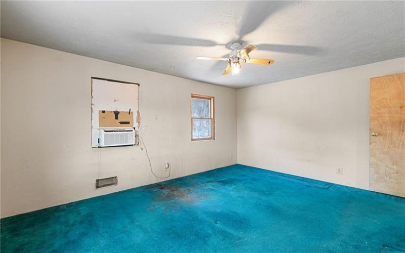 14 Hubbard Rd, Burgettstown, 15021, 2 Bedrooms Bedrooms, ,1.1 BathroomsBathrooms,Residential,For Sale,Hubbard Rd,1689369