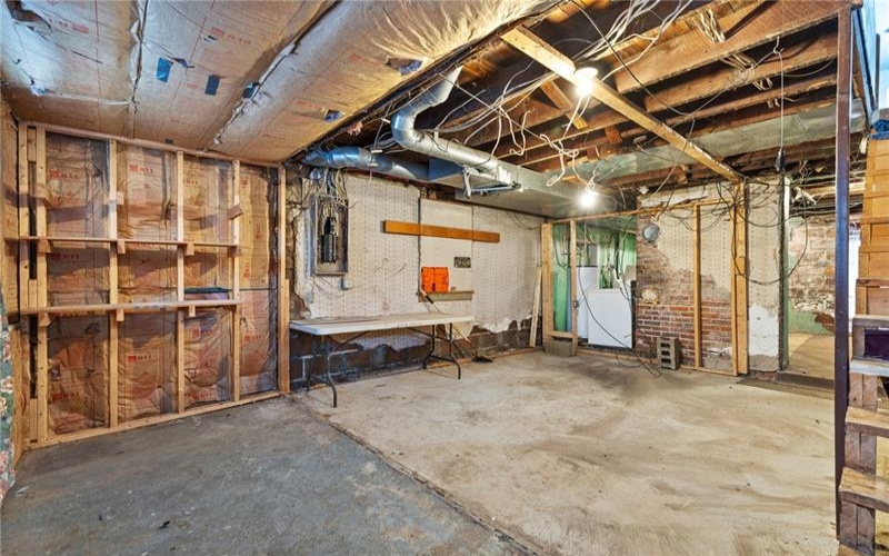 14 Hubbard Rd, Burgettstown, 15021, 2 Bedrooms Bedrooms, ,1.1 BathroomsBathrooms,Residential,For Sale,Hubbard Rd,1689369