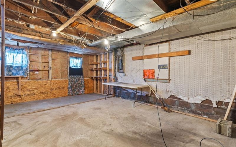 14 Hubbard Rd, Burgettstown, 15021, 2 Bedrooms Bedrooms, ,1.1 BathroomsBathrooms,Residential,For Sale,Hubbard Rd,1689369