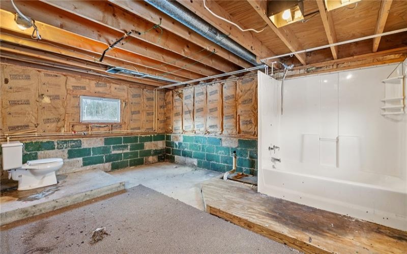 14 Hubbard Rd, Burgettstown, 15021, 2 Bedrooms Bedrooms, ,1.1 BathroomsBathrooms,Residential,For Sale,Hubbard Rd,1689369