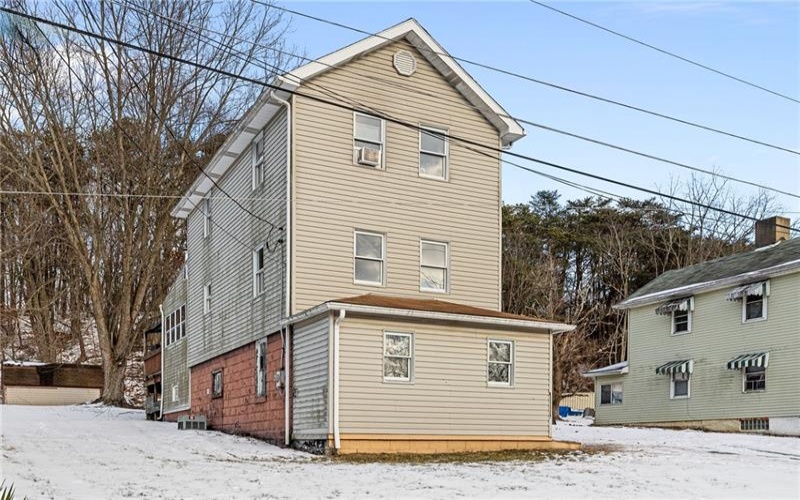 14 Hubbard Rd, Burgettstown, 15021, 2 Bedrooms Bedrooms, ,1.1 BathroomsBathrooms,Residential,For Sale,Hubbard Rd,1689369