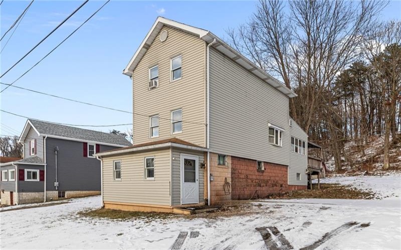14 Hubbard Rd, Burgettstown, 15021, 2 Bedrooms Bedrooms, ,1.1 BathroomsBathrooms,Residential,For Sale,Hubbard Rd,1689369