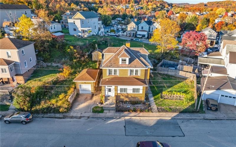 701 Cowan Ave, Jeannette, 15644, 4 Bedrooms Bedrooms, 10 Rooms Rooms,1.1 BathroomsBathrooms,Residential,For Sale,Cowan Ave,1689525