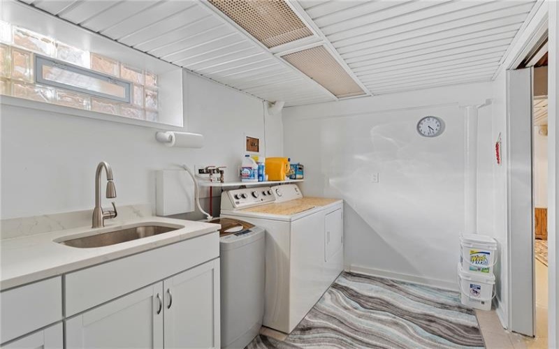 701 Cowan Ave, Jeannette, 15644, 4 Bedrooms Bedrooms, 10 Rooms Rooms,1.1 BathroomsBathrooms,Residential,For Sale,Cowan Ave,1689525