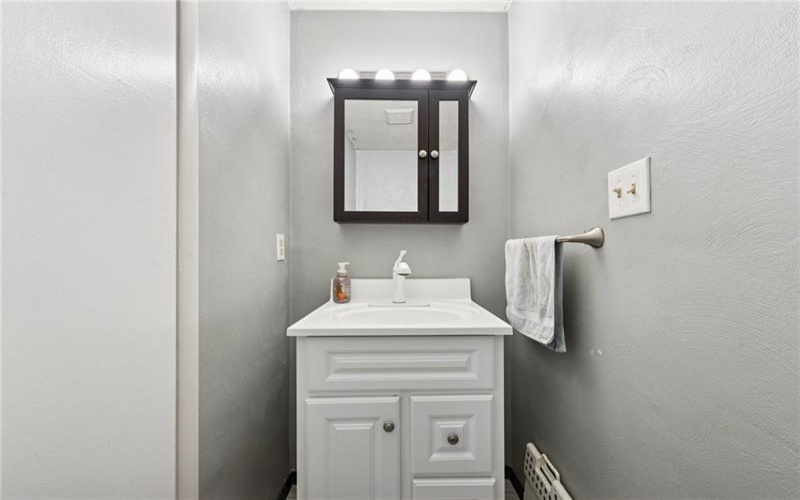 1020 Sarah Drive, North Versailles, 15137, 3 Bedrooms Bedrooms, 9 Rooms Rooms,1.2 BathroomsBathrooms,Residential,For Sale,Sarah Drive,1689585