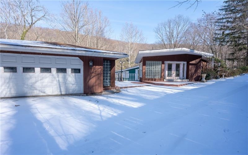 3340 Lincoln Hwy, Latrobe, 15650, 4 Bedrooms Bedrooms, ,2.1 BathroomsBathrooms,Residential,For Sale,Lincoln Hwy,1689565