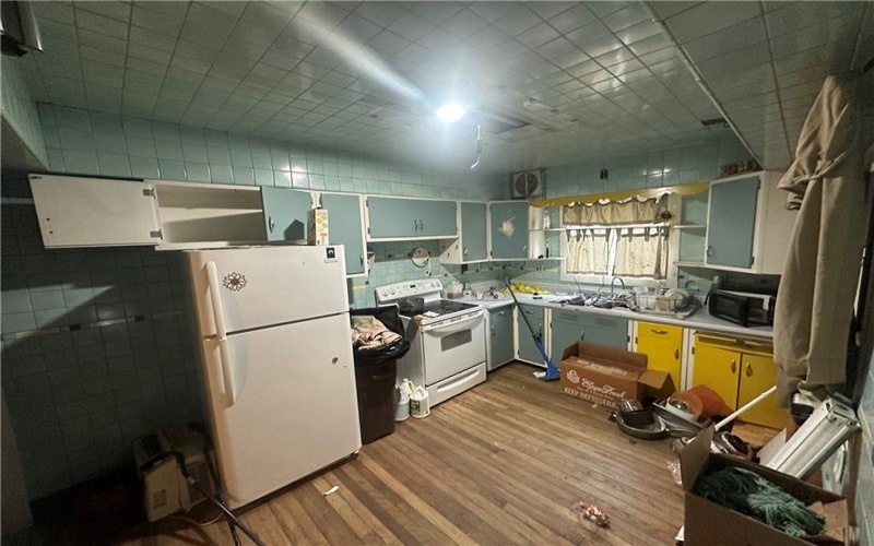 1172 Dennis, 15062, 15062, ,Multi-unit,For Sale,Dennis,1689635