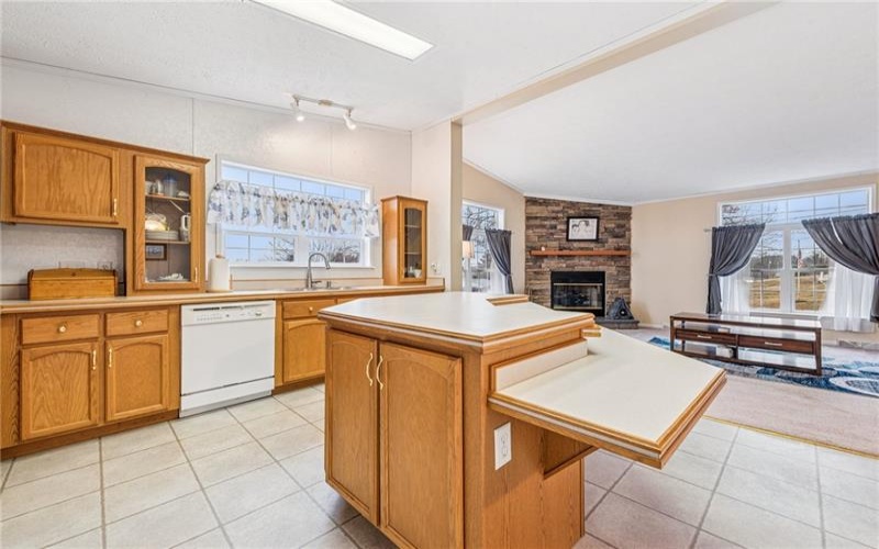 215 THOMPSON, IRWIN, 15642, 3 Bedrooms Bedrooms, 8 Rooms Rooms,2 BathroomsBathrooms,Residential,For Sale,THOMPSON,1689870
