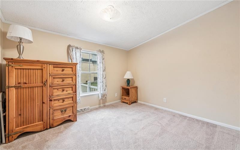 215 THOMPSON, IRWIN, 15642, 3 Bedrooms Bedrooms, 8 Rooms Rooms,2 BathroomsBathrooms,Residential,For Sale,THOMPSON,1689870