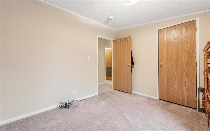 215 THOMPSON, IRWIN, 15642, 3 Bedrooms Bedrooms, 8 Rooms Rooms,2 BathroomsBathrooms,Residential,For Sale,THOMPSON,1689870