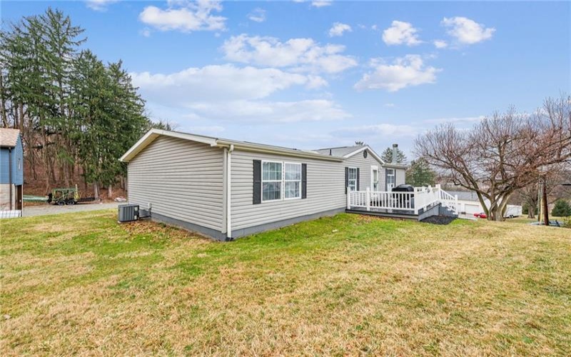 215 THOMPSON, IRWIN, 15642, 3 Bedrooms Bedrooms, 8 Rooms Rooms,2 BathroomsBathrooms,Residential,For Sale,THOMPSON,1689870