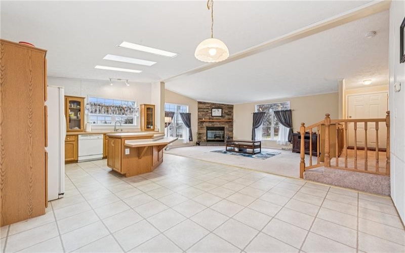 215 THOMPSON, IRWIN, 15642, 3 Bedrooms Bedrooms, 8 Rooms Rooms,2 BathroomsBathrooms,Residential,For Sale,THOMPSON,1689870