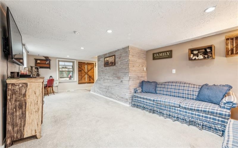 139 Willow Rd., Apollo, 15613, 2 Bedrooms Bedrooms, 6 Rooms Rooms,2.1 BathroomsBathrooms,Residential,For Sale,Willow Rd.,1679659