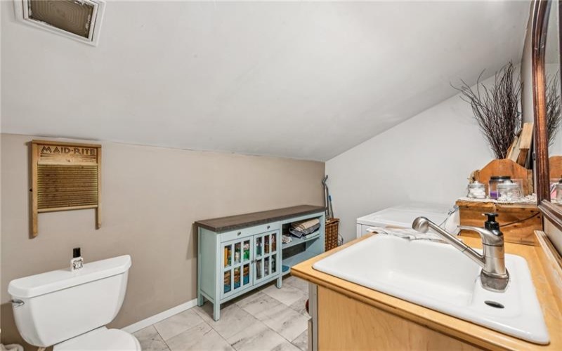 139 Willow Rd., Apollo, 15613, 2 Bedrooms Bedrooms, 6 Rooms Rooms,2.1 BathroomsBathrooms,Residential,For Sale,Willow Rd.,1679659