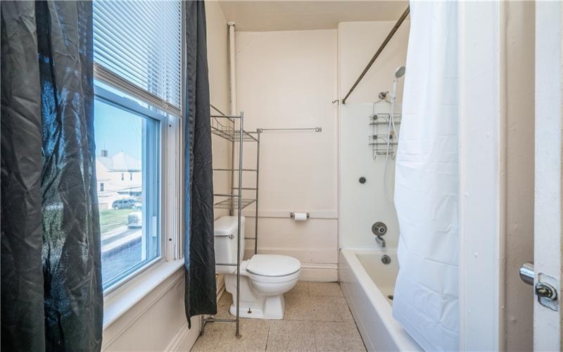 360 Duncan, Washington, 15301, 1 Bedroom Bedrooms, ,1 BathroomBathrooms,Lease,For Sale,Duncan,1689792