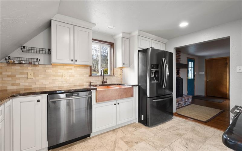 300 Lakeside Drive North, Canonsburg, 15317, 4 Bedrooms Bedrooms, 9 Rooms Rooms,3 BathroomsBathrooms,Residential,For Sale,Lakeside Drive North,1683572