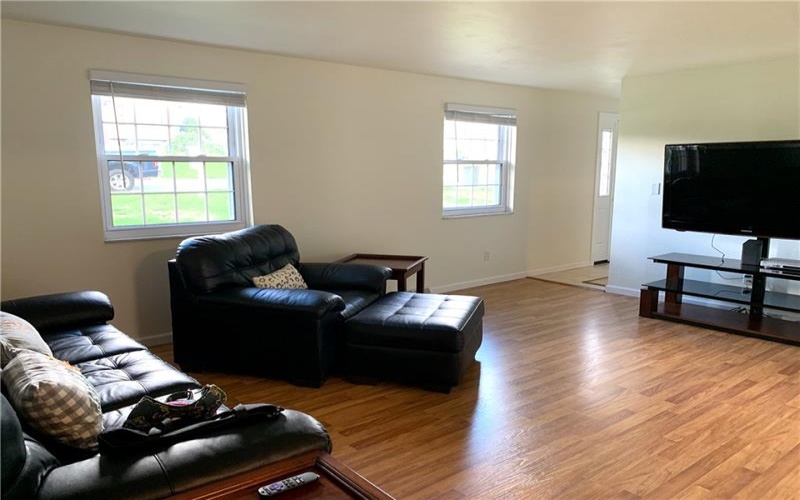 513 Pamela Dr, Harrison City, 15636, 4 Bedrooms Bedrooms, 10 Rooms Rooms,2.1 BathroomsBathrooms,Residential,For Sale,Pamela Dr,1690129