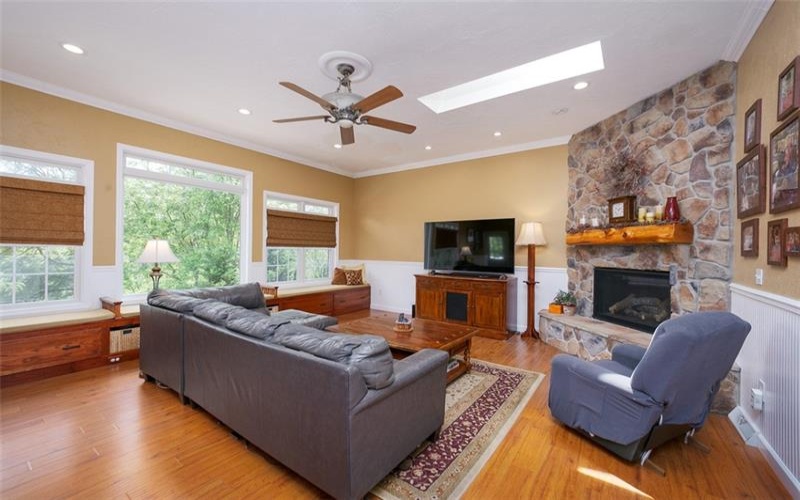 216 Locust Valley Road, Greensburg, 15601, 4 Bedrooms Bedrooms, ,2.1 BathroomsBathrooms,Residential,For Sale,Locust Valley Road,1690125