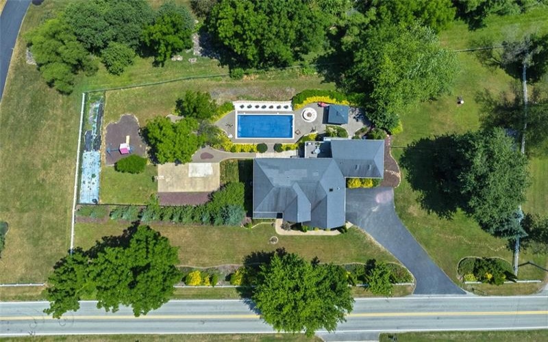 216 Locust Valley Road, Greensburg, 15601, 4 Bedrooms Bedrooms, ,2.1 BathroomsBathrooms,Residential,For Sale,Locust Valley Road,1690125
